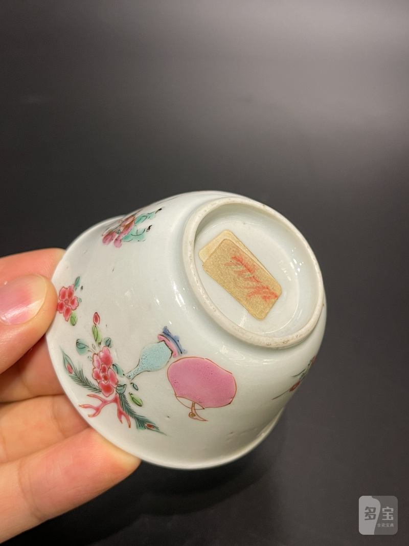 清雍正 粉彩三娘教子图杯 - 图10